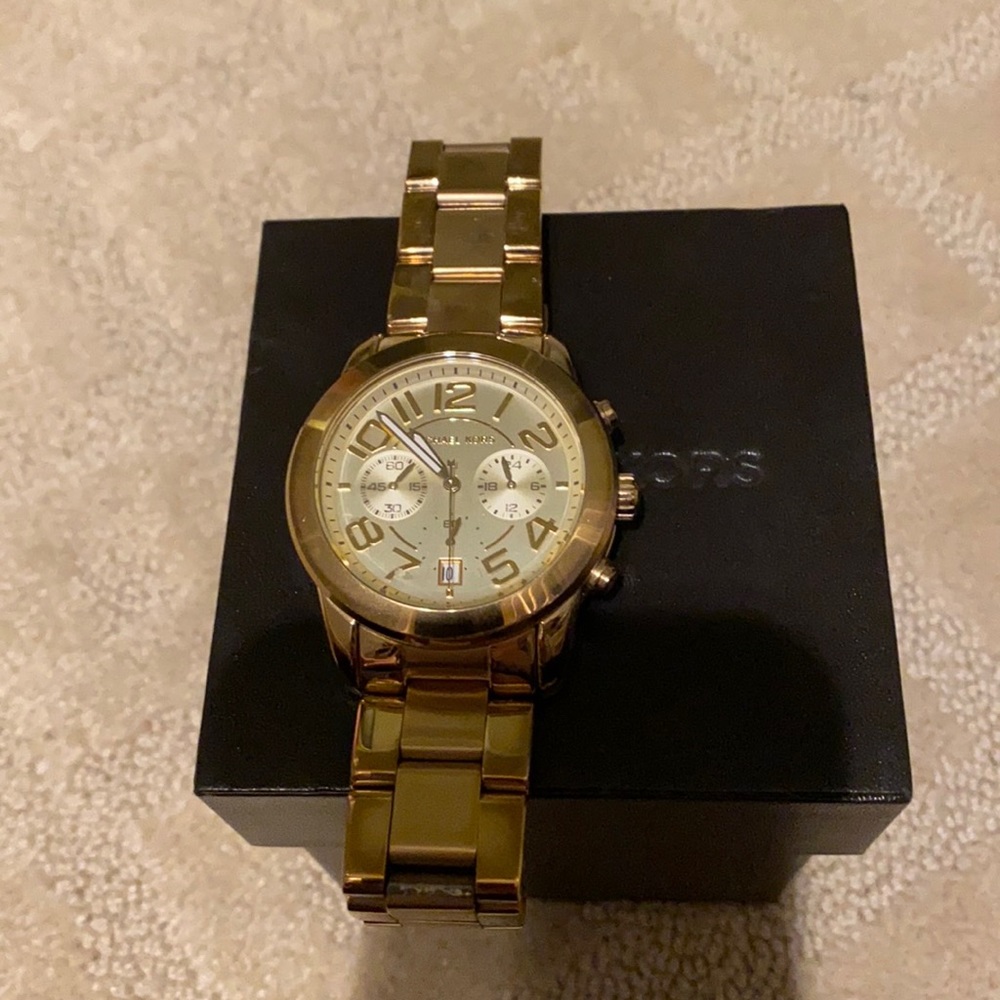 Michael kors gold watch